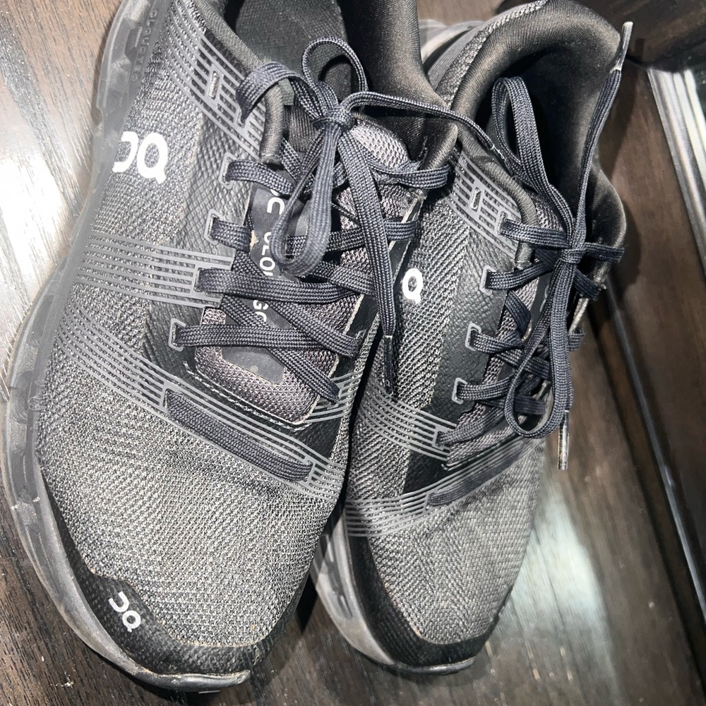 On Women's Black and Gray Athletic Shoes